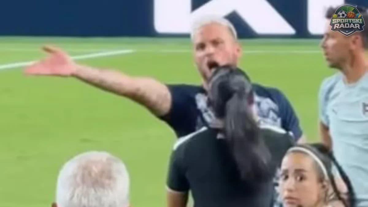 Haos posle drame! Arnautović u centru incidenta nakon plasmana Austrije u osminu finala (VIDEO)