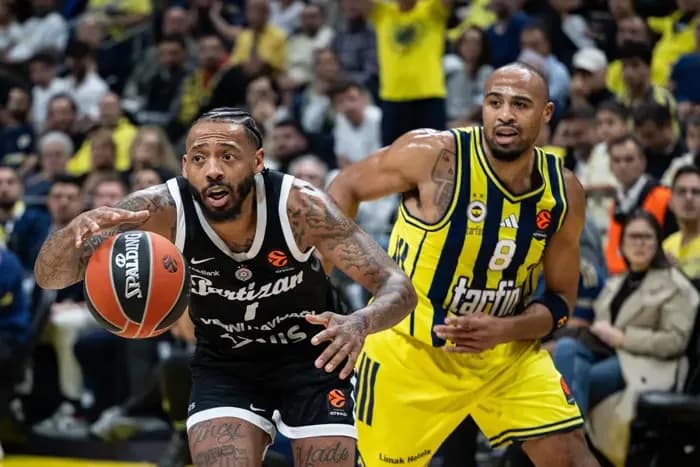 KADA KARLIK STANE, STAO JE I PARTIZAN! Kako je pročitana igra crno-belih i zašto Penjaroja pod hitno mora da pronađe plan B!