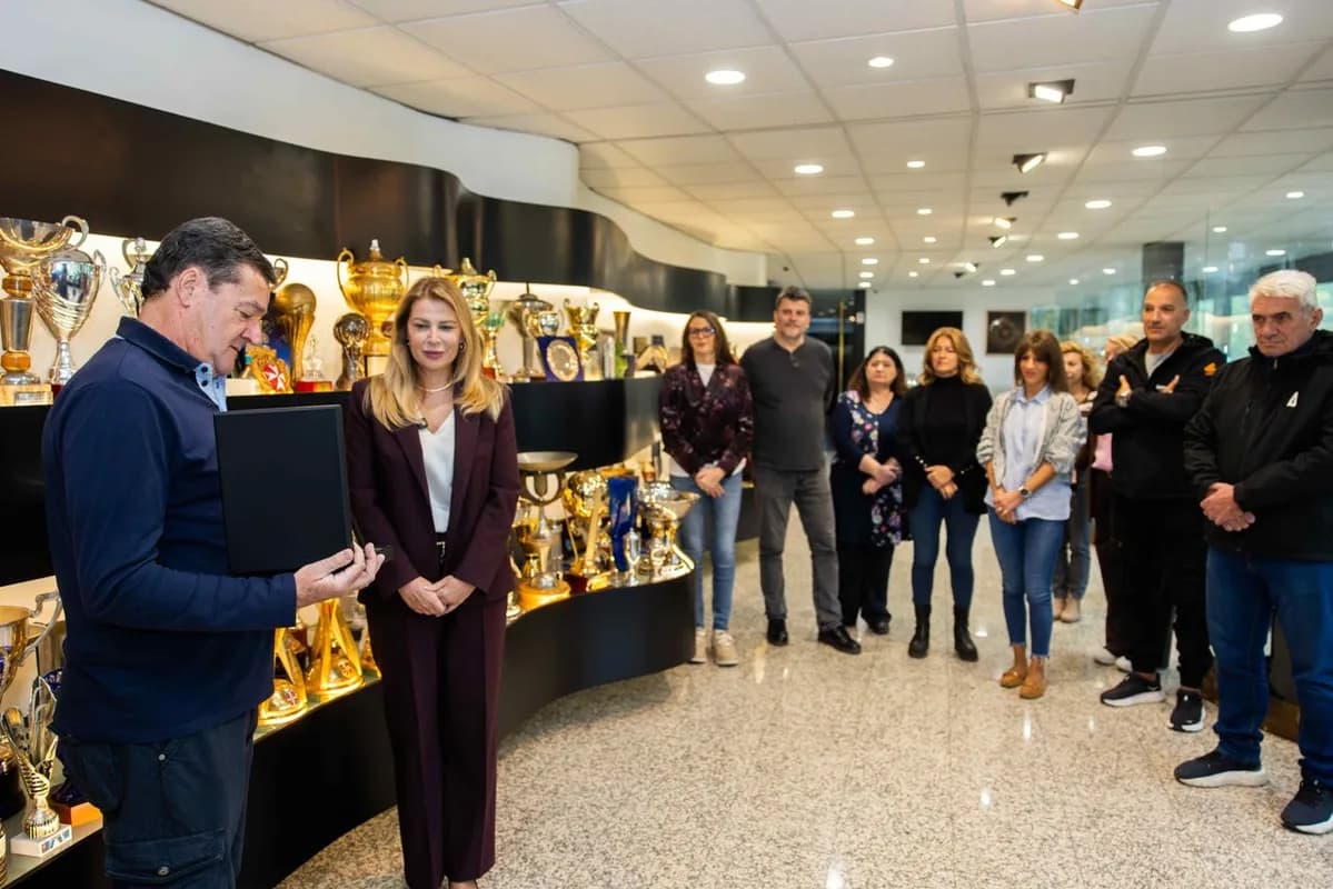 ČUVARI CRNO-BELE ISTORIJE I EMOCIJE: Milka Forcan uručila plakete „Ljubav prema klubu“ zaslužnim partizanovcima! — slika 3