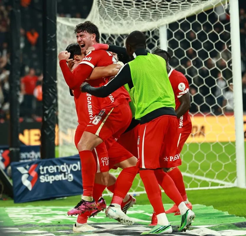 Vlahovićev Bešiktaš slomio žilavi Bašakšehir u paklenom finišu za nastavak šampionske potere! — slika 1