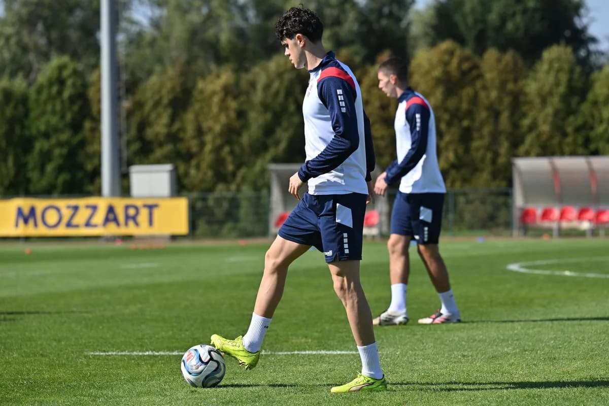 POSLEDNJI TRENING PRED ODLAZAK U NEMAČKU: Paunović pozvao još jednog mladog orlića pred gostovanje! — slika 6