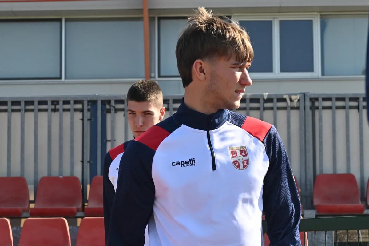 POSLEDNJI TRENING PRED ODLAZAK U NEMAČKU: Paunović pozvao još jednog mladog orlića pred gostovanje! — slika 13