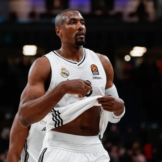 ŠAKIRU POVEZUJU SA NBA ŠAMPIONOM: Serž Ibaka navodno viđen na njenim koncertima! — slika 2