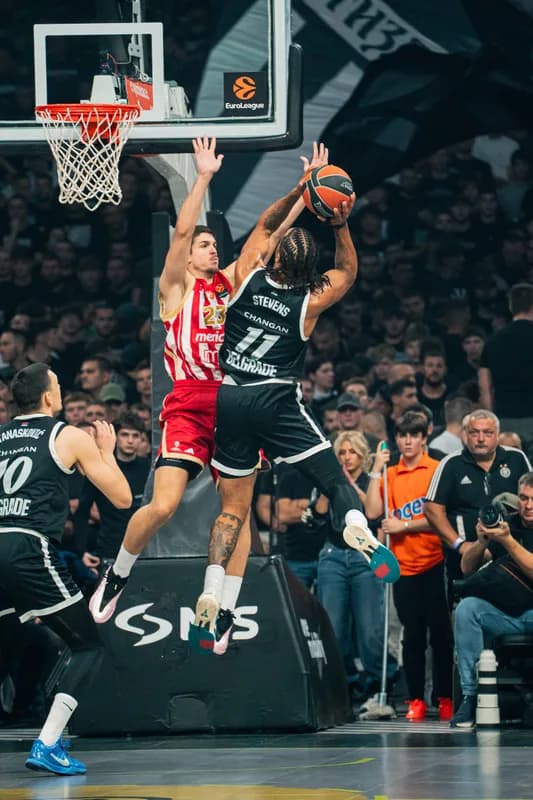 PARTIZAN POKAZAO KO JE GAZDA U GRADU: Vratio se Karlik, Pajola trojkom doneo crno-belima novu pobedu u derbiju! — slika 7
